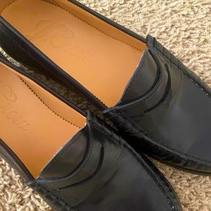 PRISTINE CONDITION J. Crew patent navy leather loafers